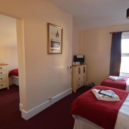 Eastbourne Reymar Bed & Breakfast ภายนอก รูปภาพ