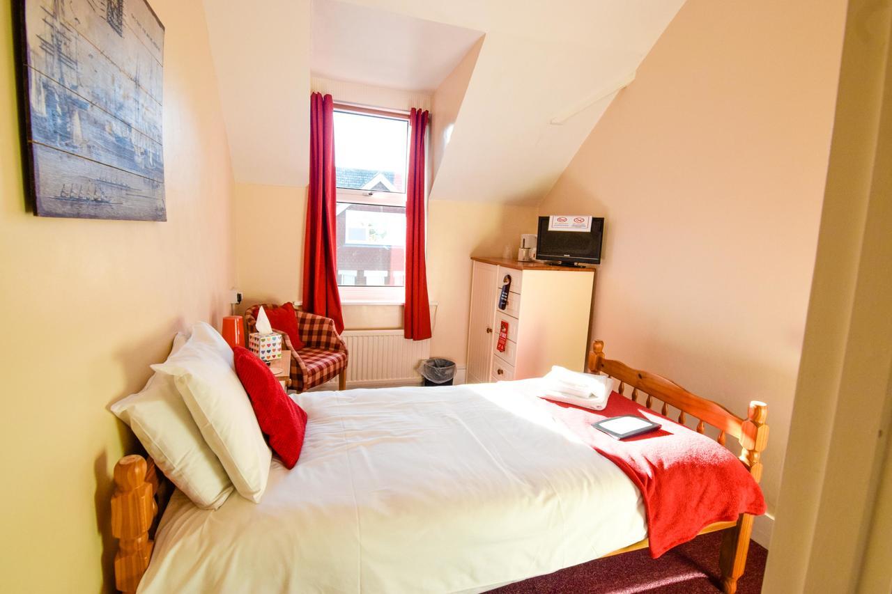 Eastbourne Reymar Bed & Breakfast ภายนอก รูปภาพ