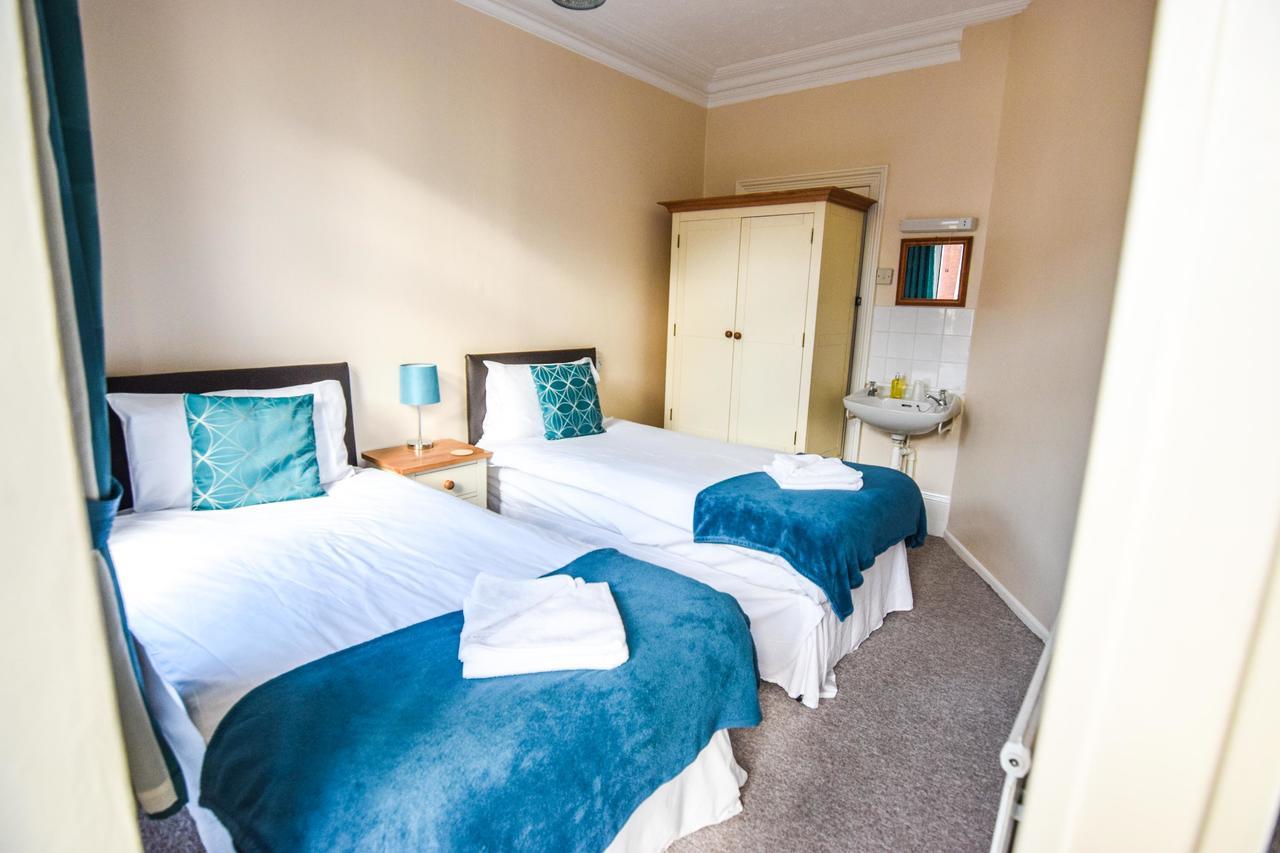 Eastbourne Reymar Bed & Breakfast ภายนอก รูปภาพ