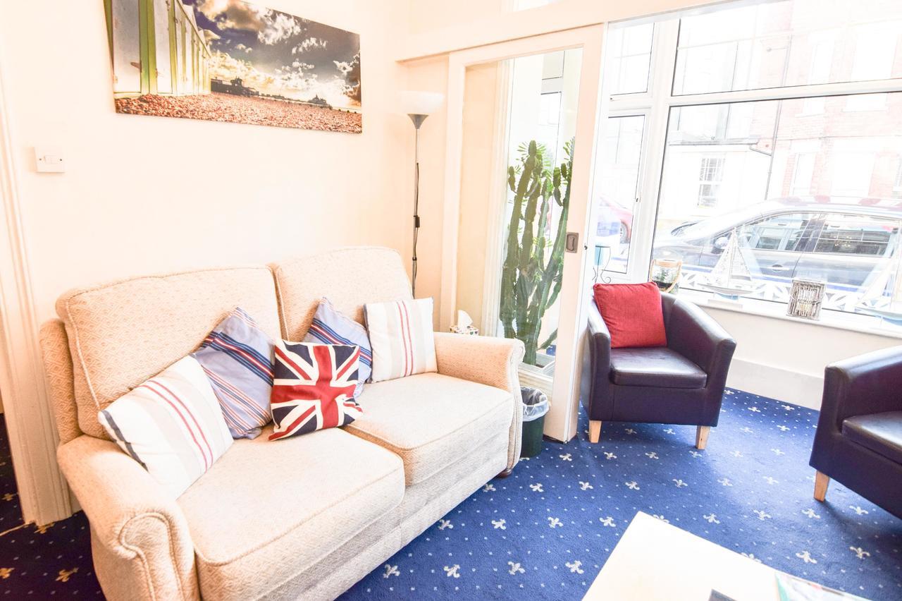 Eastbourne Reymar Bed & Breakfast ภายนอก รูปภาพ