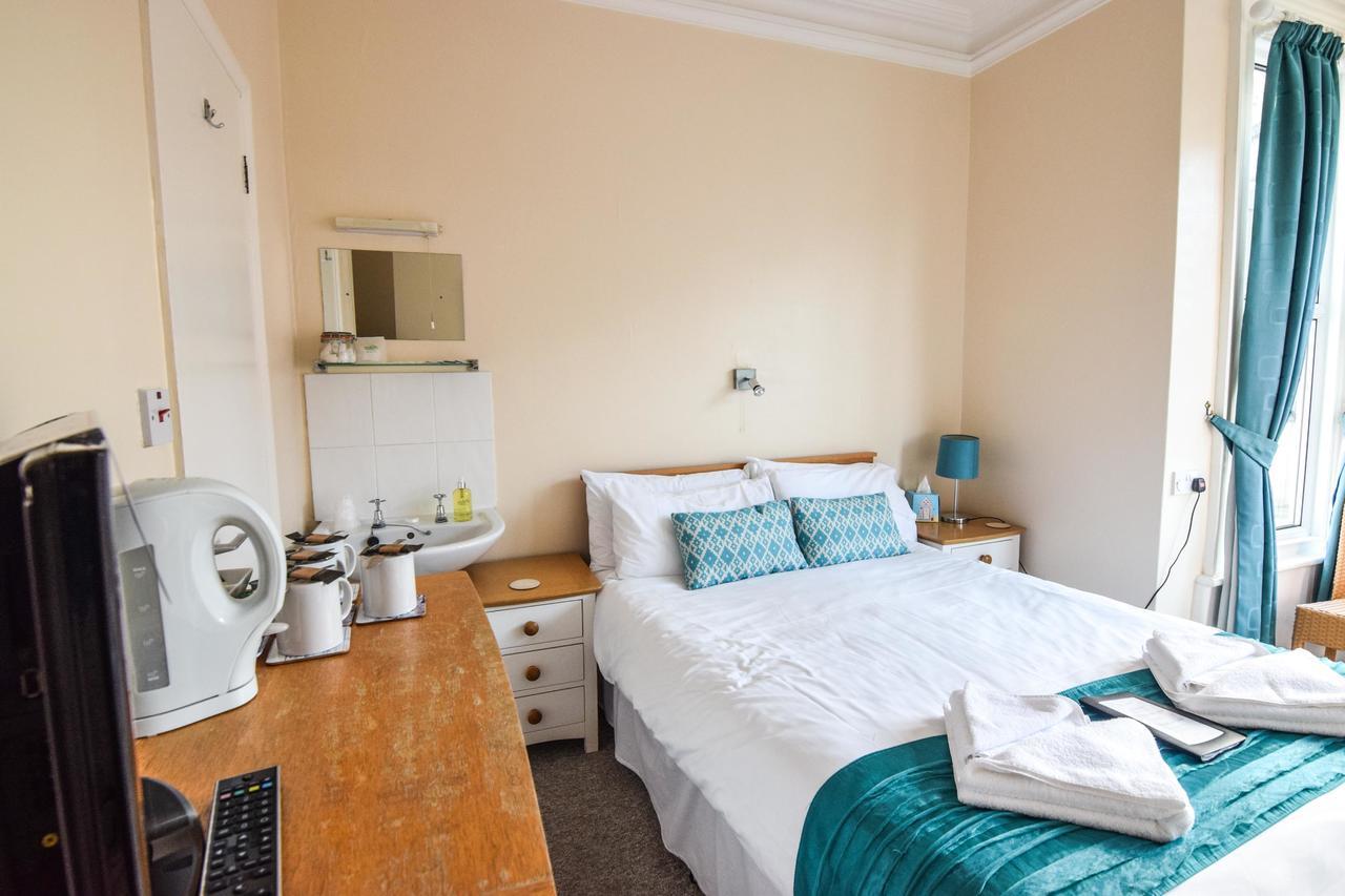 Eastbourne Reymar Bed & Breakfast ภายนอก รูปภาพ