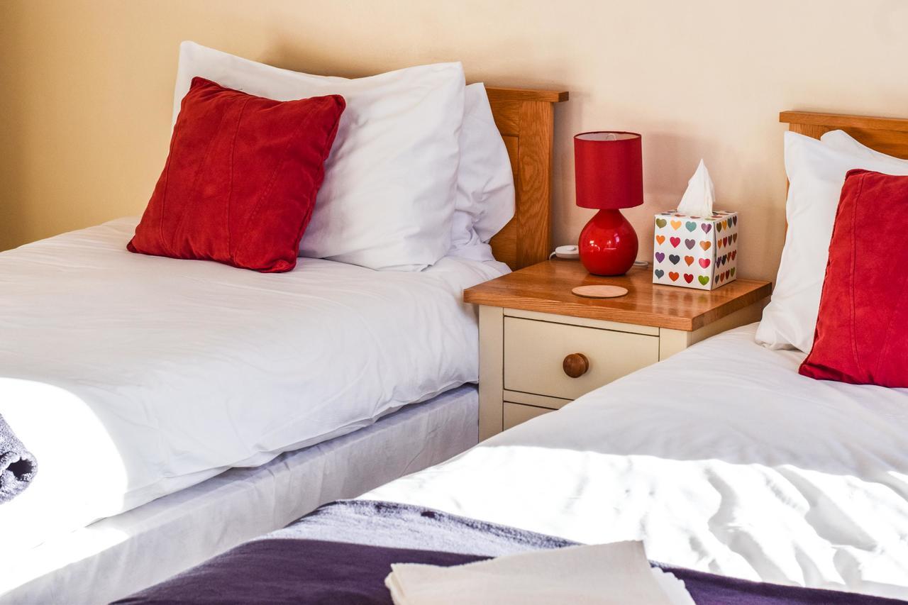 Eastbourne Reymar Bed & Breakfast ภายนอก รูปภาพ