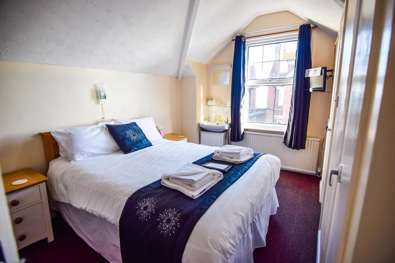 Eastbourne Reymar Bed & Breakfast ภายนอก รูปภาพ